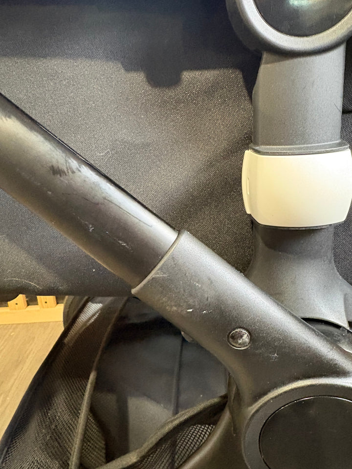 PRE LOVED Bugaboo Fox3 Travel System - Black/Pink