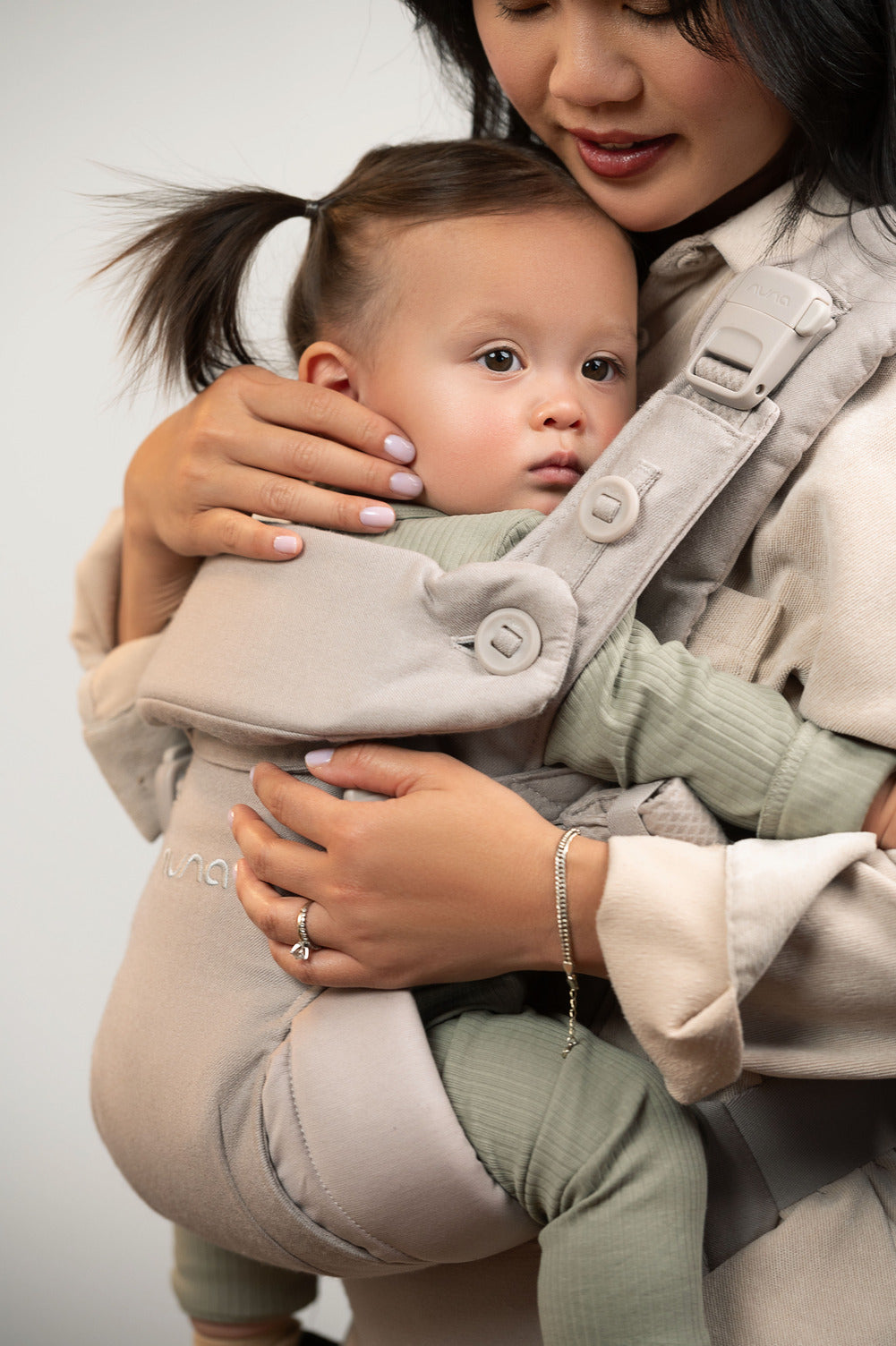 Nuna CUDL Luxe Cashmere Carrier - Pearl