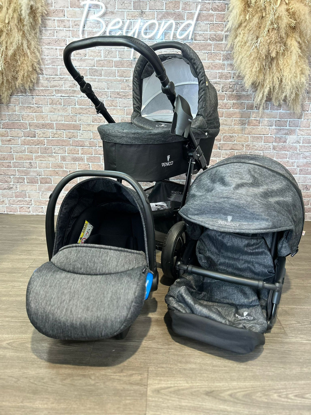 PRE LOVED Venicci Soft Travel System - Denim Black