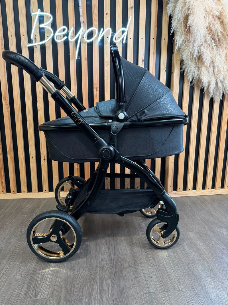 PRE LOVED egg2 Travel System - Jurassic Gold