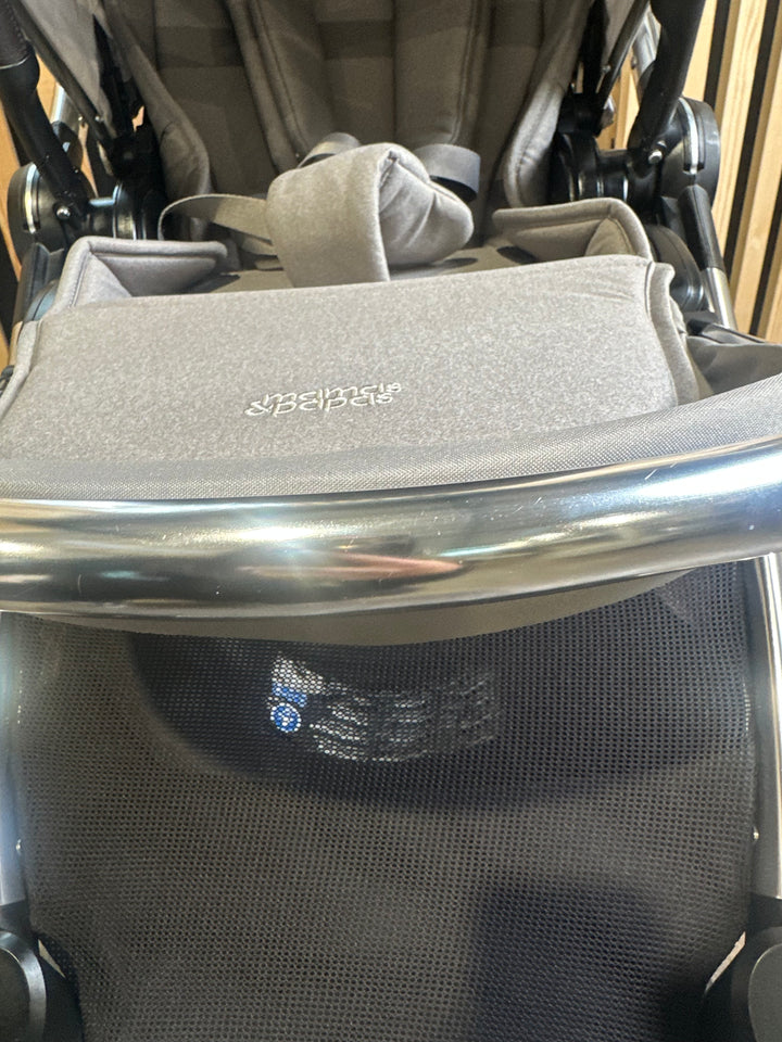 PRE LOVED Mamas & Papas Ocarro Travel System - Greige