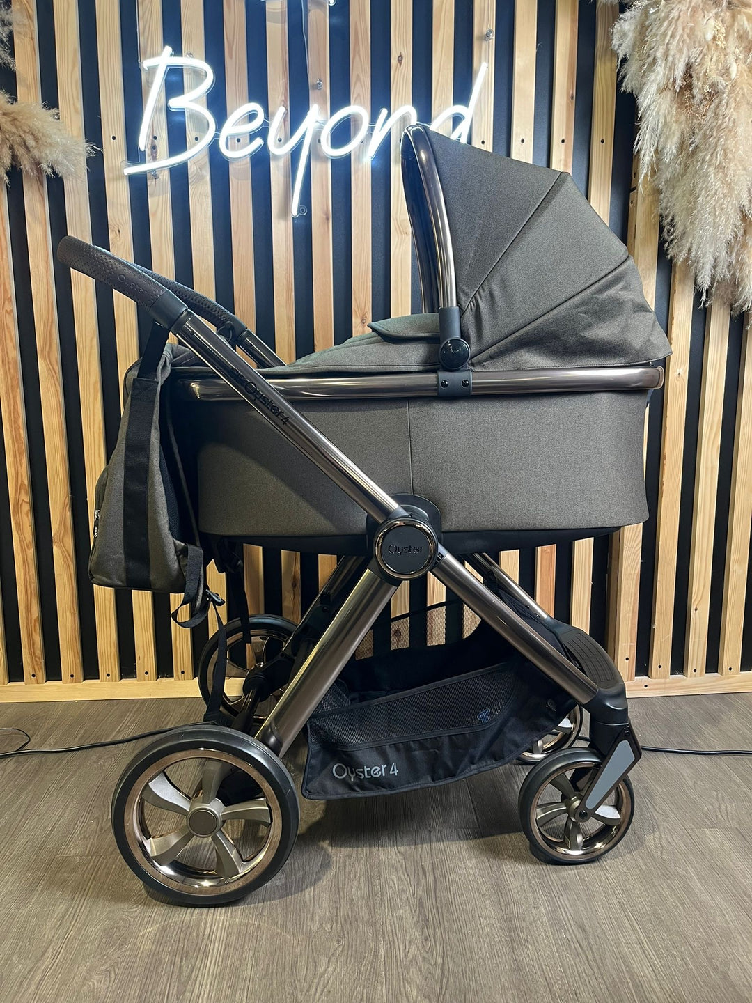 EX DISPLAY Babystyle Oyster4 2-in-1 Travel System - Chocolate Velvet