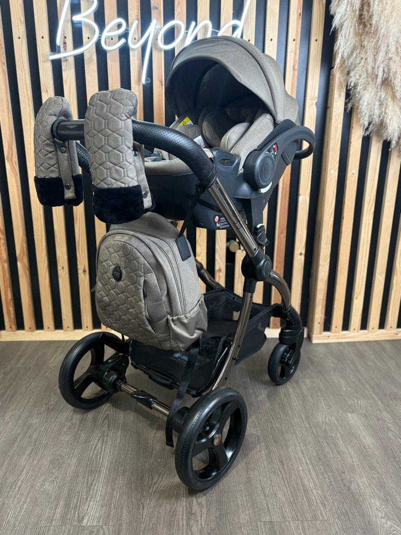 PRE LOVED egg3 Travel System - Mink