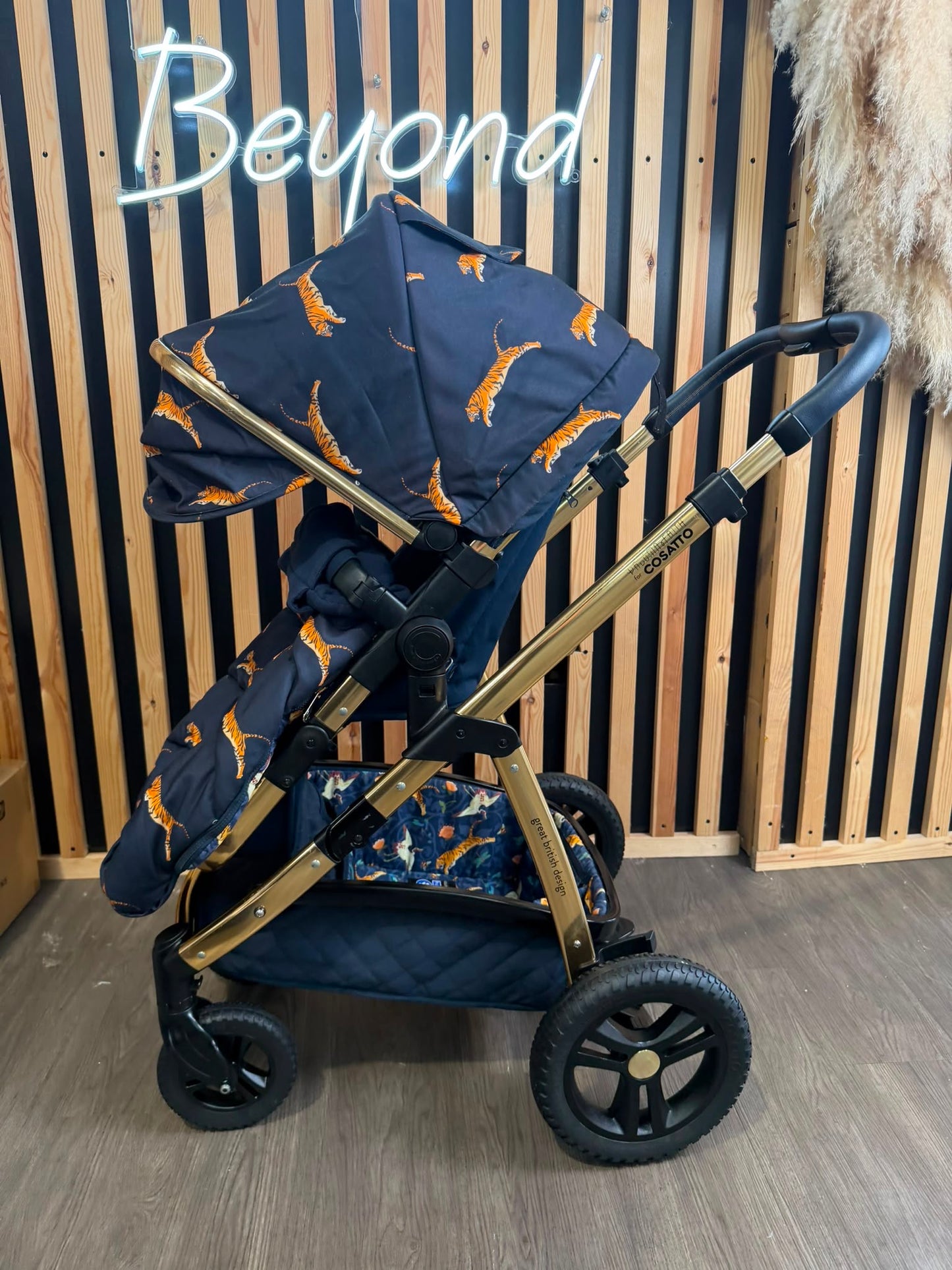 PRE LOVED Cosatto Wow 2 Travel System - On The Prowl