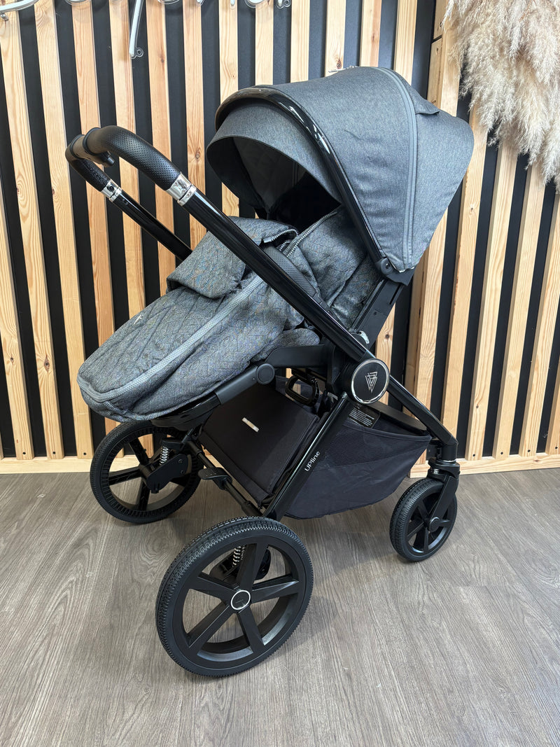 EX DISPLAY Venicci Tinum Upline Parent-and-World Facing Pushchair - Slate Grey