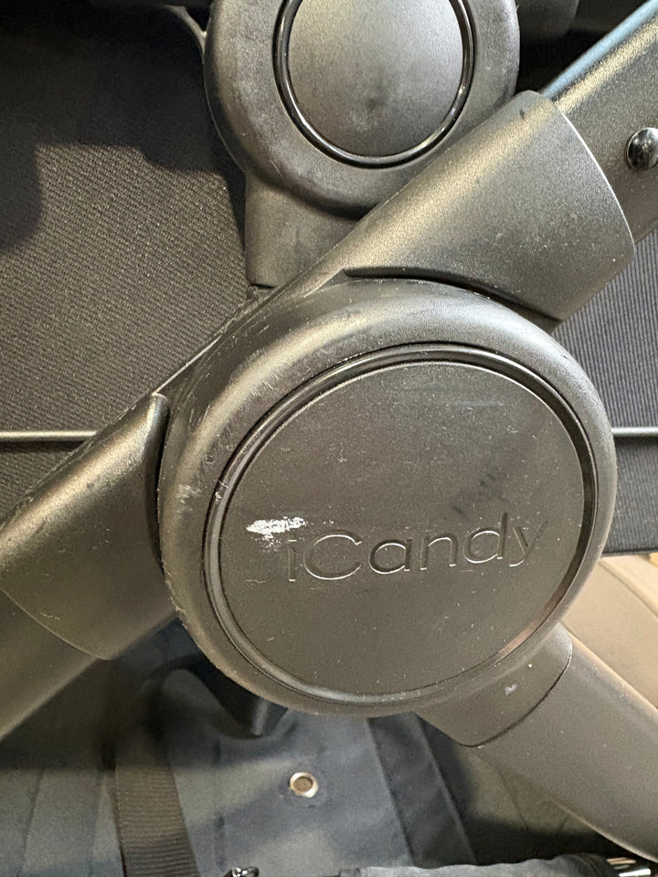 PRE LOVED iCandy Peach 7 Travel System - Jet/Black