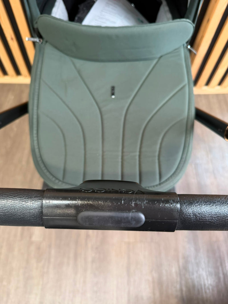 PRE LOVED Venicci Claro 2-in-1 Travel System - Forest
