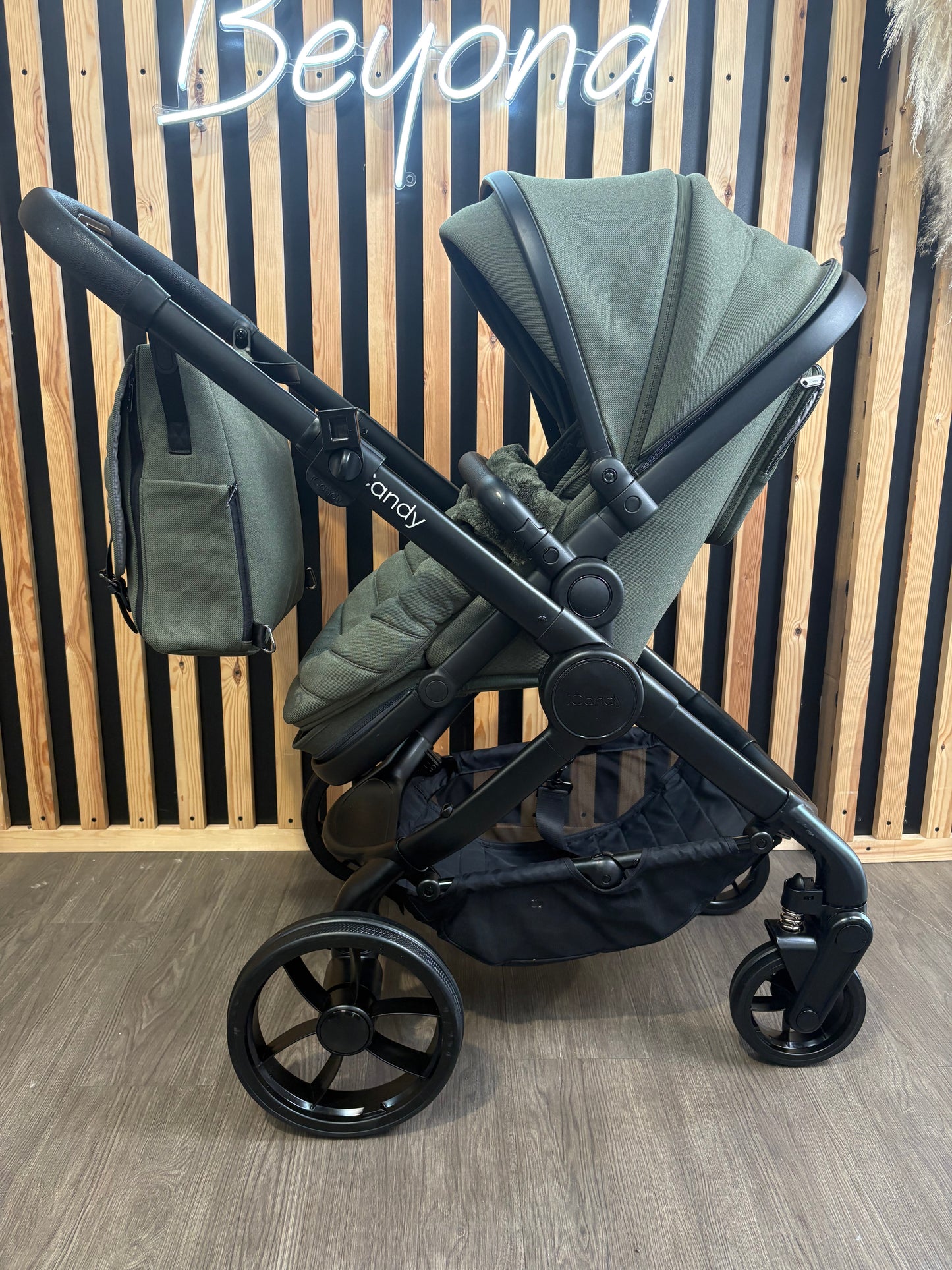 PRE LOVED iCandy Peach 7 Travel System - Ivy