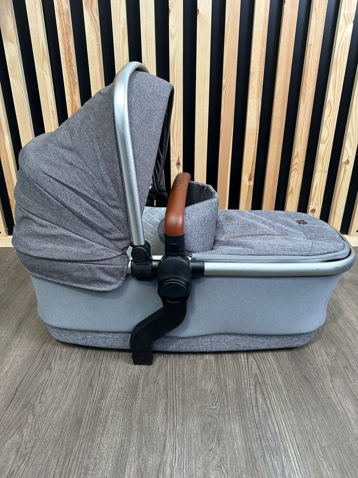 PRE LOVED Silver Cross Wave Carrycot - Zinc