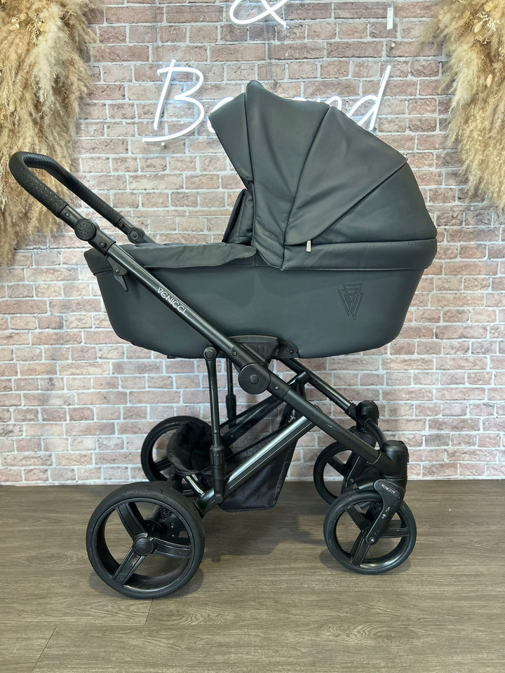 PRE LOVED Venicci Asti Lux Travel System - Leatherette Grey