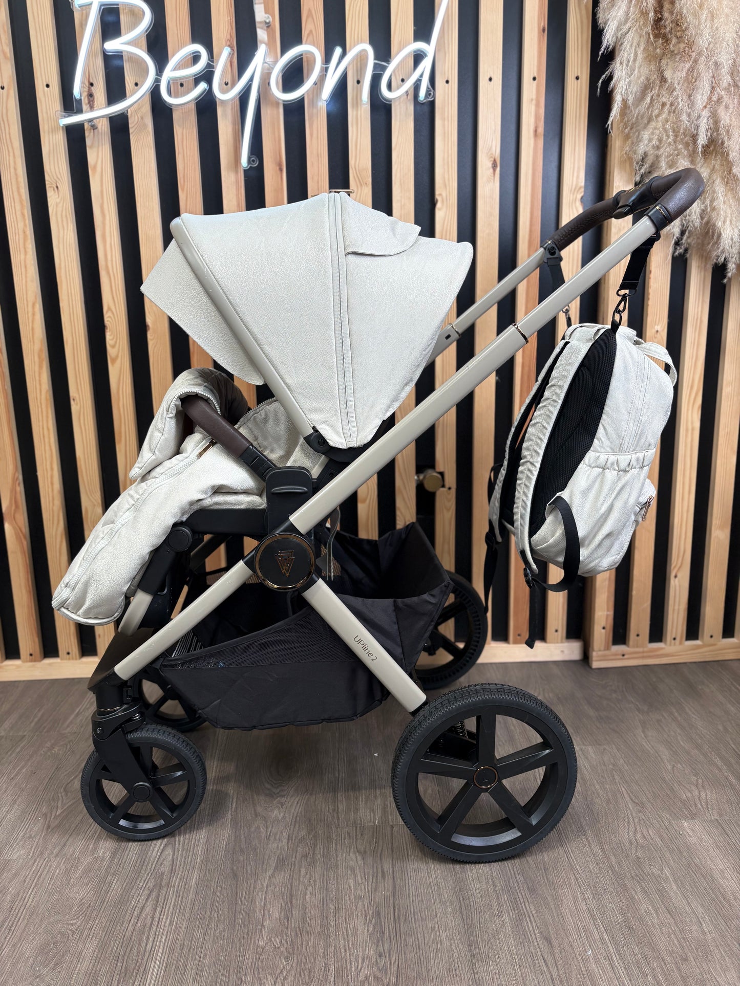 PRE LOVED Venicci Upline2 2-in-1 Travel System - Stone Beige