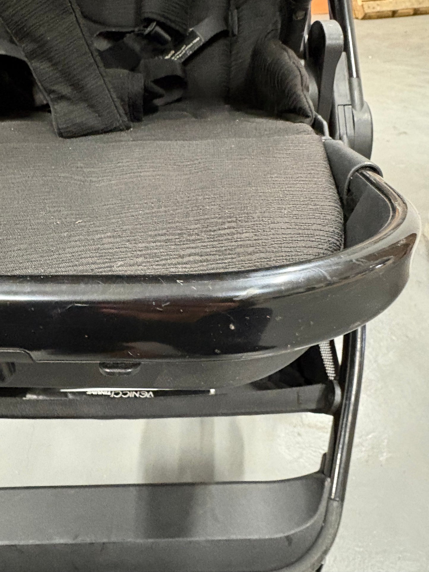 PRE LOVED Venicci Tinum 2.0 Travel System - Stylish Black