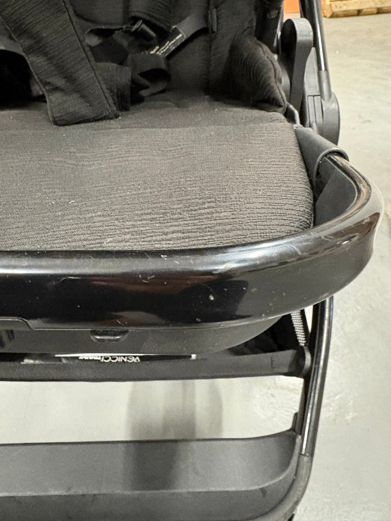 PRE LOVED Venicci Tinum 2.0 Travel System - Stylish Black