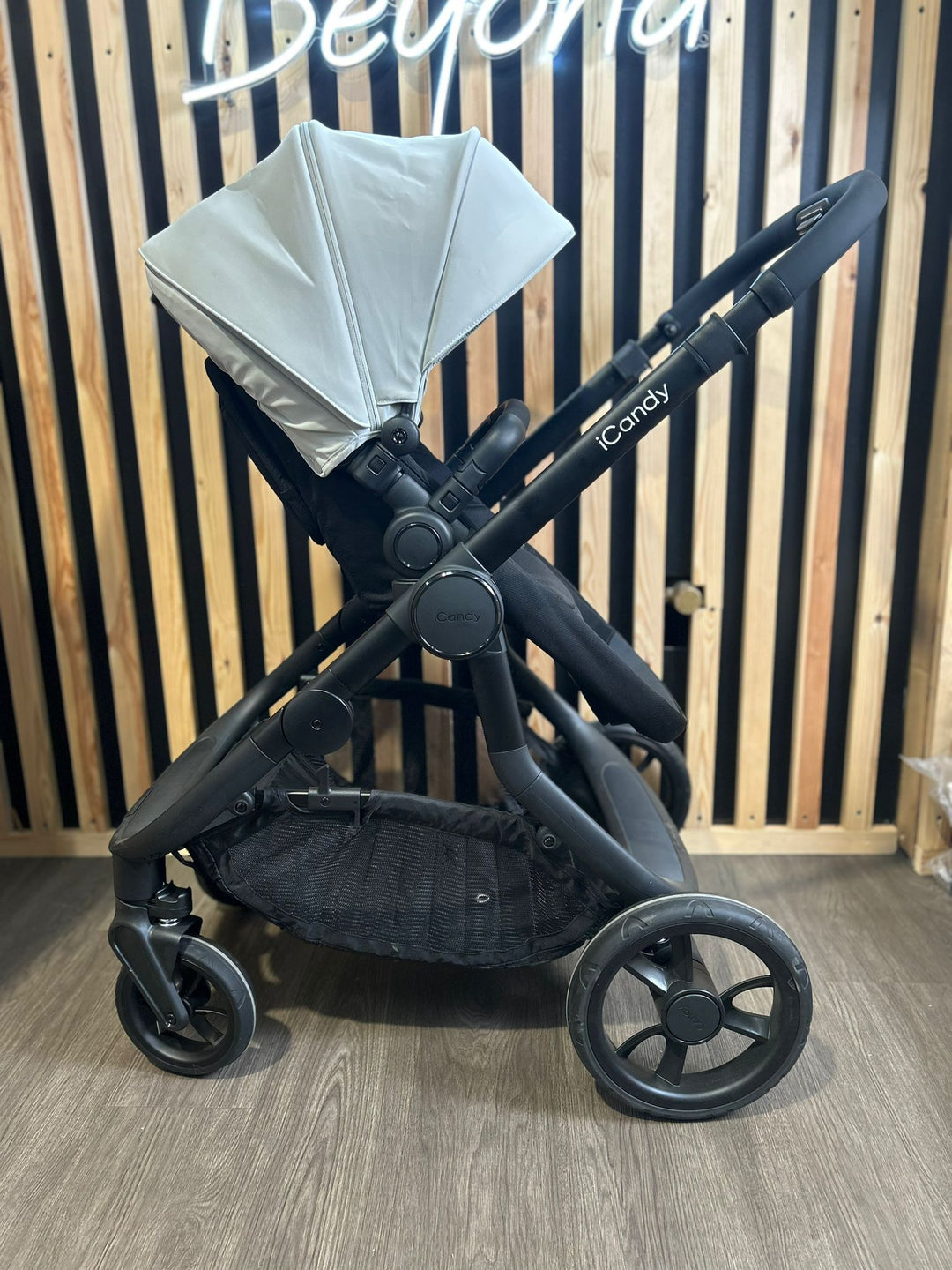 EX DISPLAY iCandy Orange4 - Glacier