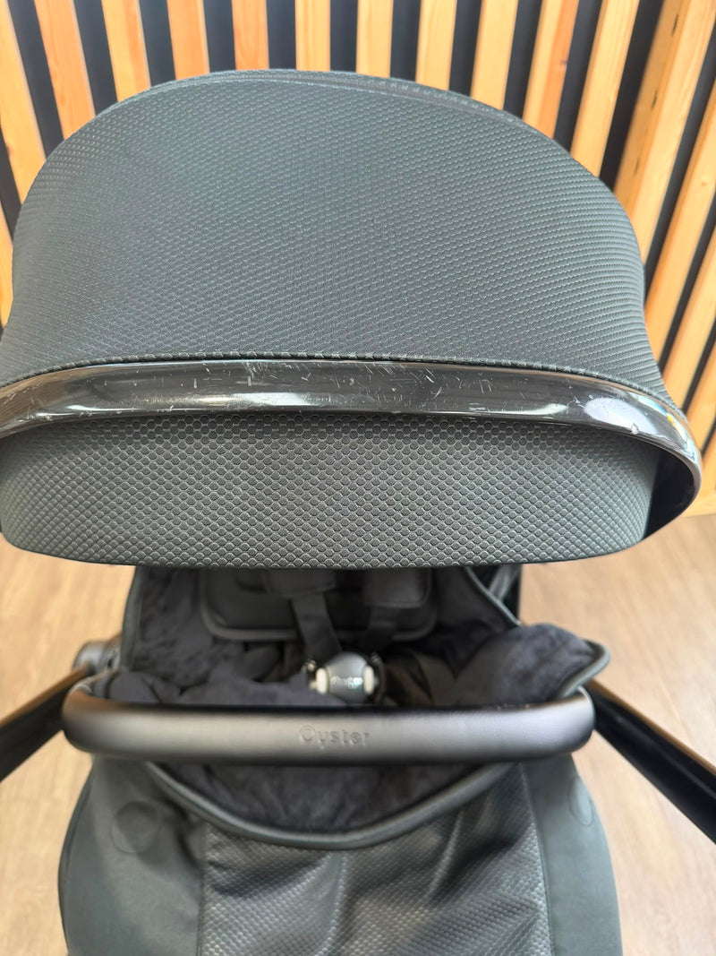 PRE LOVED Babystyle Oyster3 Parent-and-World Facing Pushchair - Pixel