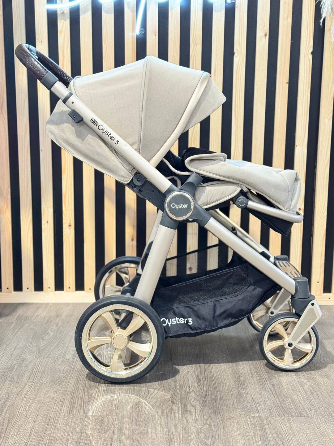 PRE LOVED BabyStyle Oyster 3 Luxury Bundle – Champagne