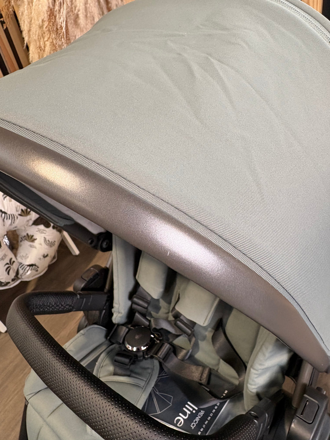 EX DISPLAY Venicci Upline2 3-in-1 Travel System - Aloe