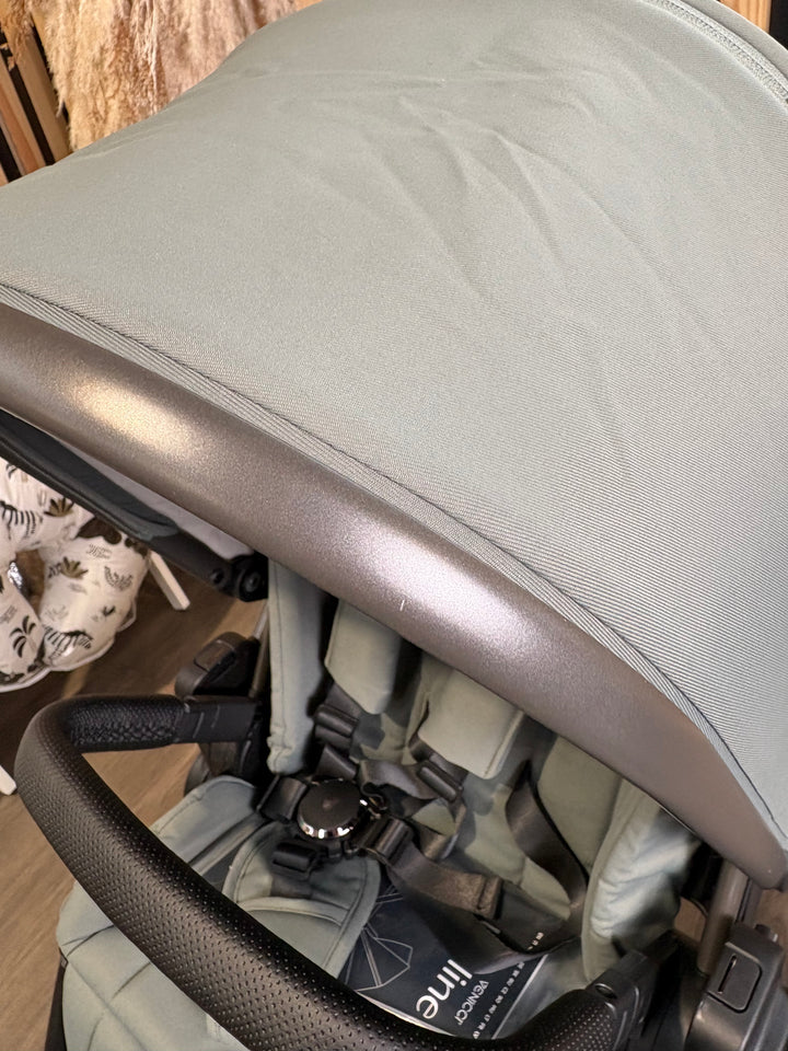 EX DISPLAY Venicci Upline2 3-in-1 Travel System - Aloe