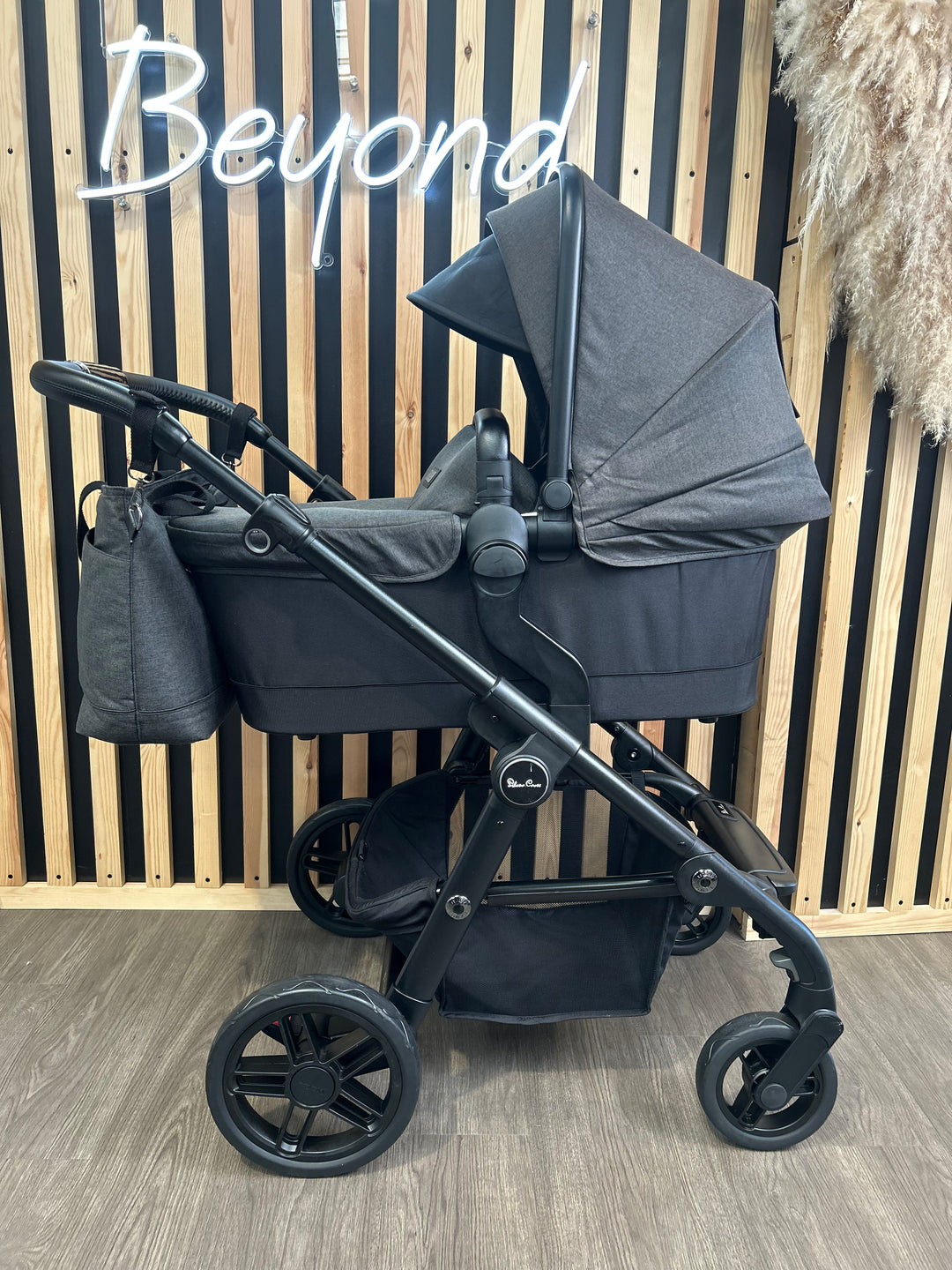 PRE LOVED Silver Cross Coast Travel System - Flint
