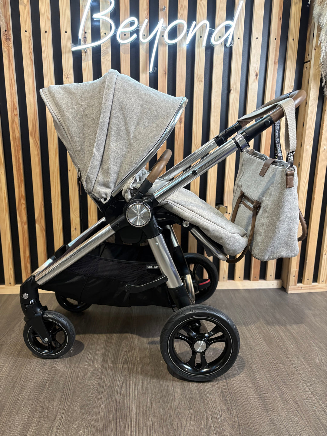 PRE LOVED Mamas & Papas Ocarro Travel System - Heritage