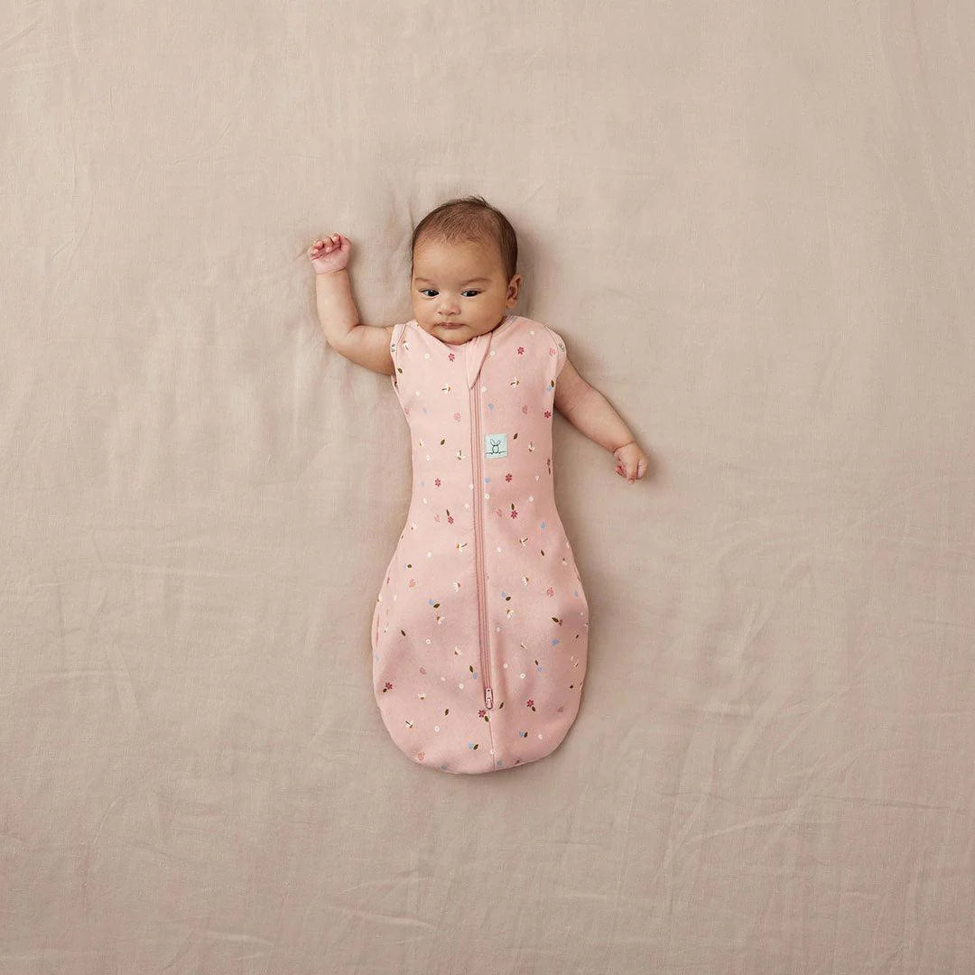 ergoPouch Organic All Year Cocoon Swaddle 1 Tog Sleeping Bag - Pink Daisies