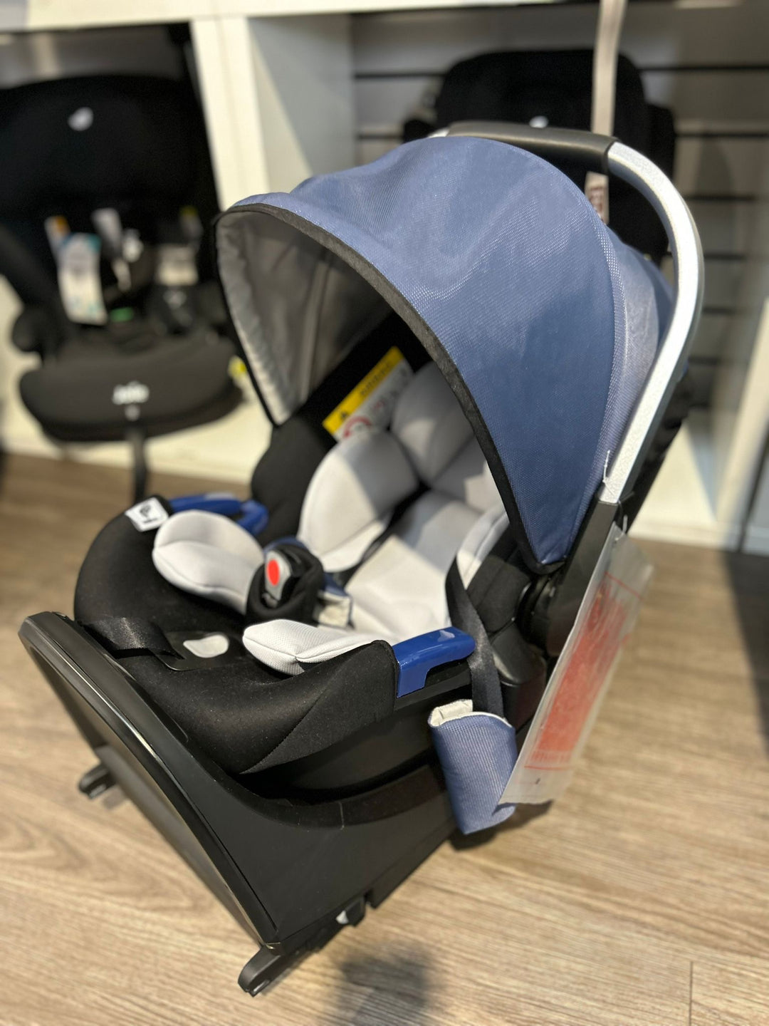 EX DISPLAY Hauck iPro iSize 0+ Infant Car Seat (Denim) + IPro Isofix Base