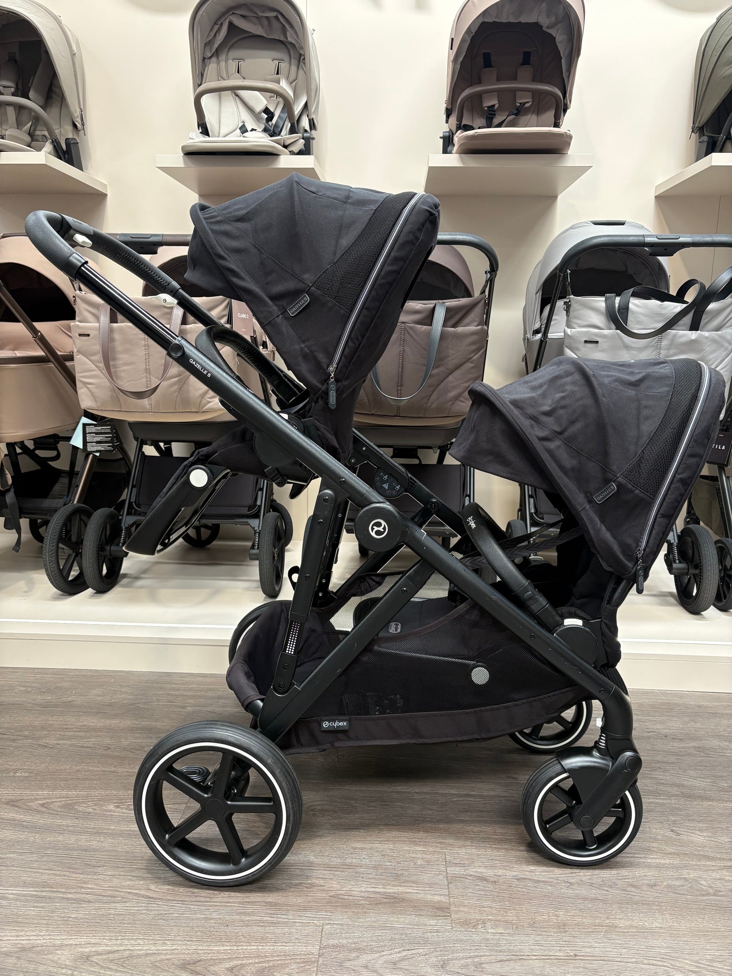 PRE LOVED Cybex Gazelle S Twin Bundle - Moon Black