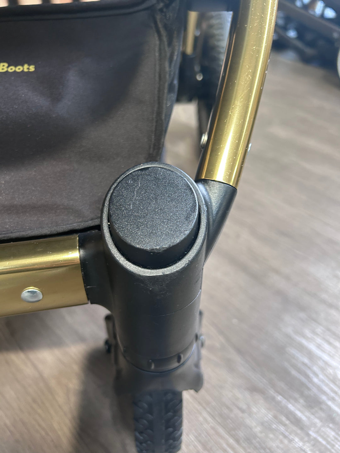 PRE LOVED Cosatto Wow 2 2in1 Travel System - Bureau