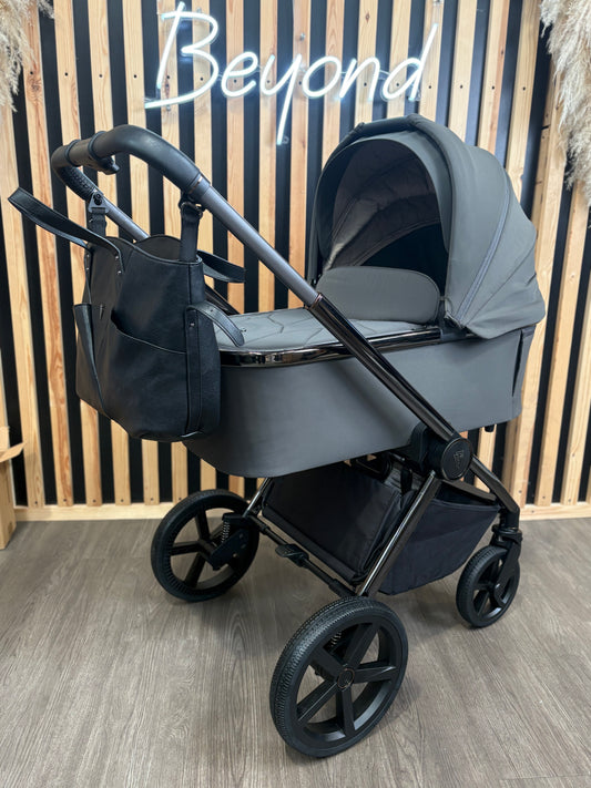 PRE LOVED Venicci Tinum Upline 2-in-1 Travel System - Lava SE