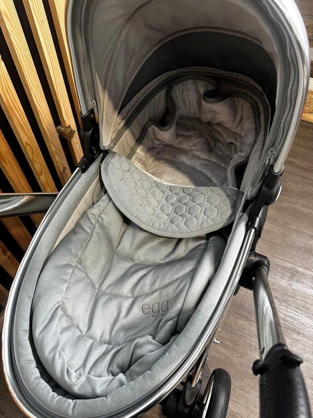 PRE - LOVED egg2 Monument Grey Travel system