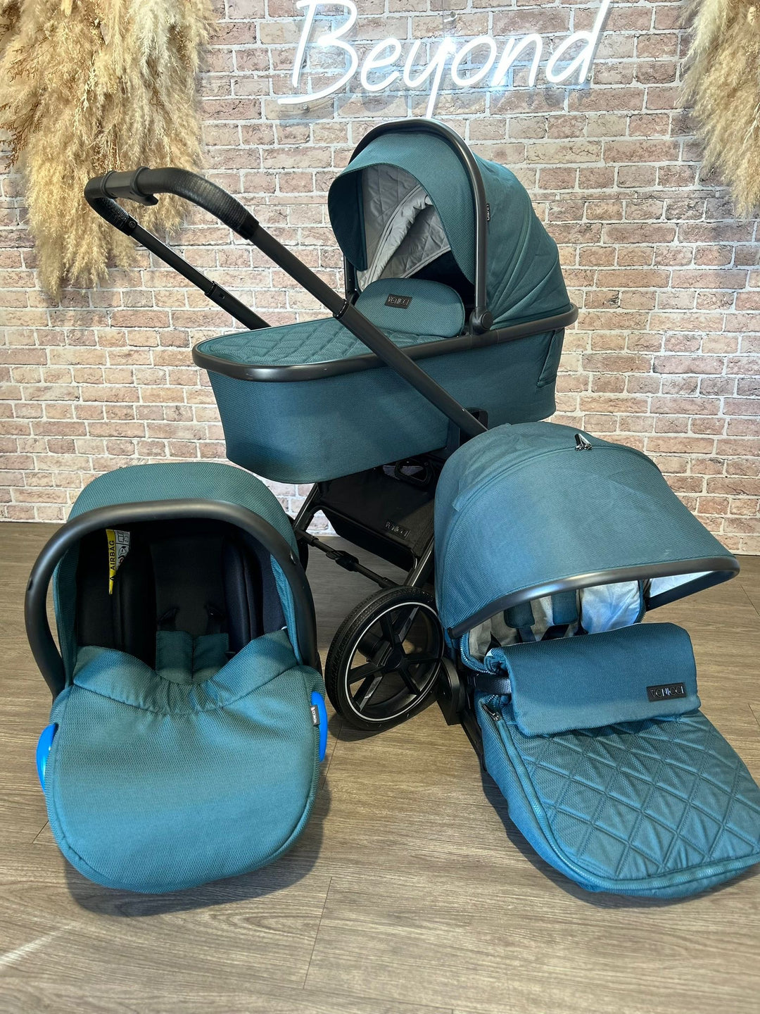 PRE LOVED Venicci Tinum 2.0 3 in 1 Travel System – Teal Bay