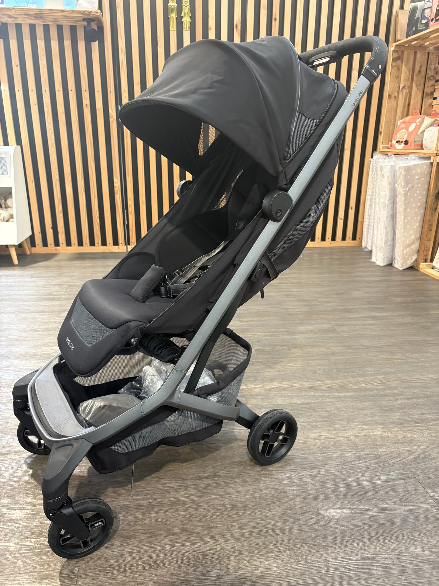 EX DISPLAY Maxi-Cosi Fame Cabin Stroller - Onyx Black