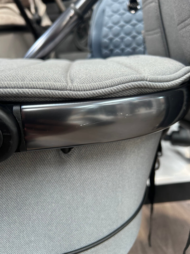 PRE LOVED iCandy Peach 7 Pushchair Bundle - Light Grey