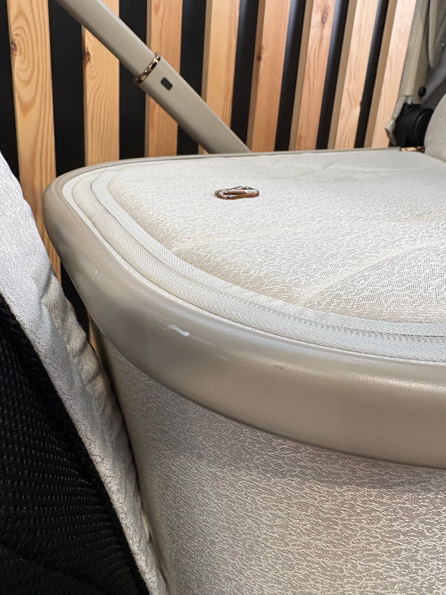 PRE LOVED Venicci Upline2 2-in-1 Travel System - Stone Beige