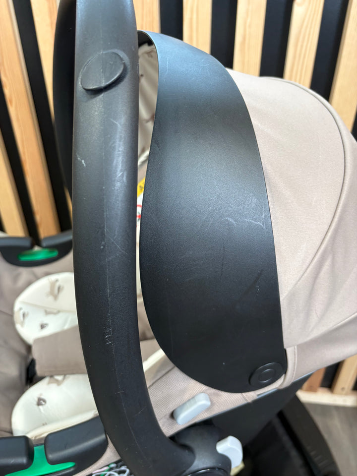 PRE LOVED Cosatto Giggle 4 Car Seat Bundle + Accessory Pack - Lollop
