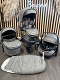 PRE LOVED Maxi-Cosi Fame 3-in-1 Travel - Twillic Truffle/Black Wheels