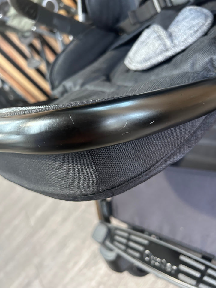 PRE LOVED Babystyle Oyster3 Travel System - Pepper