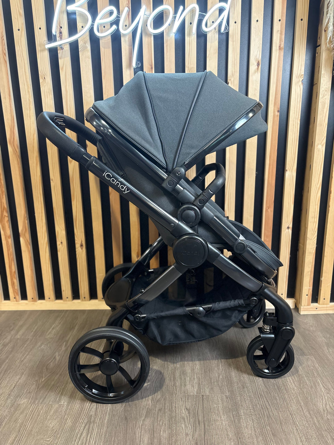 PRE LOVED iCandy Peach 7 Pram + Pushchair - Phantom/Truffle
