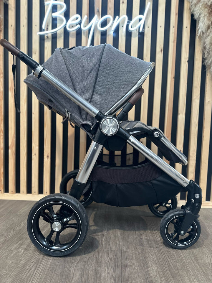PRE LOVED Mamas & Papas Pram & Pushchair - Grey Twill