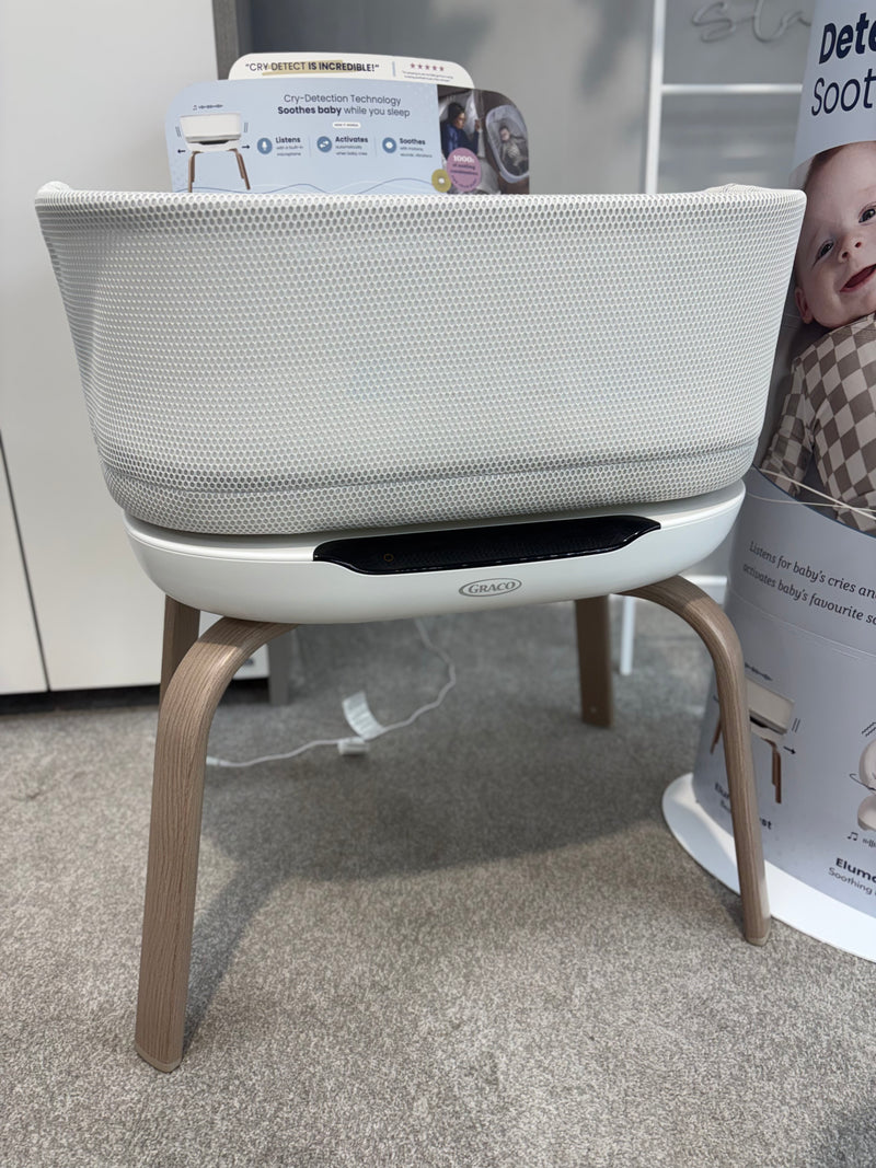 EX DISPLAY Graco Eluma Nest Bedside Crib - Luna