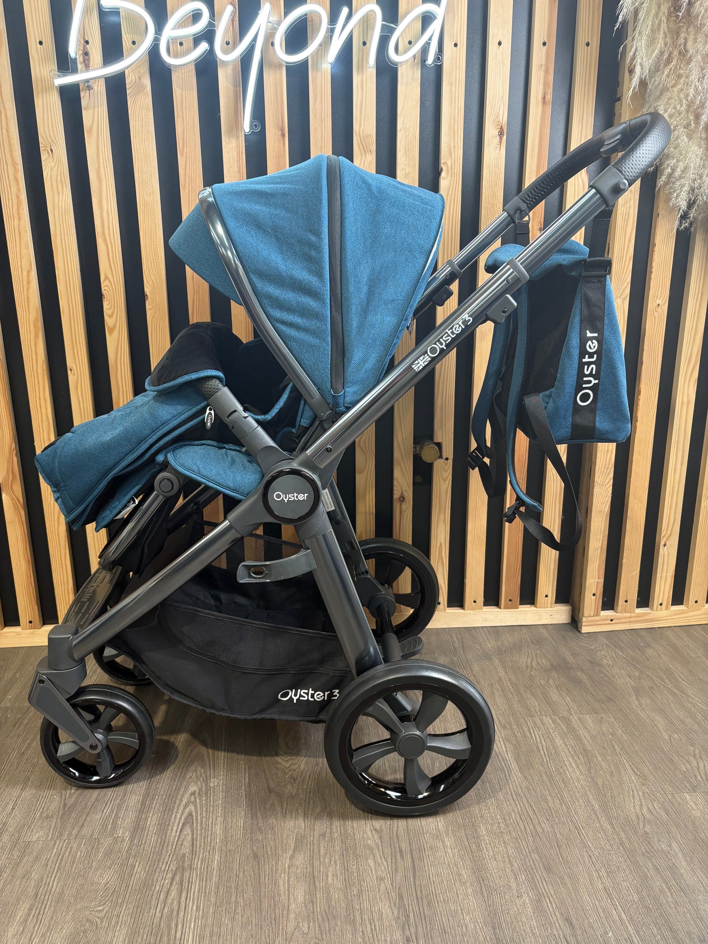 PRE LOVED Babystyle Oyster3 Travel System - Kingfisher