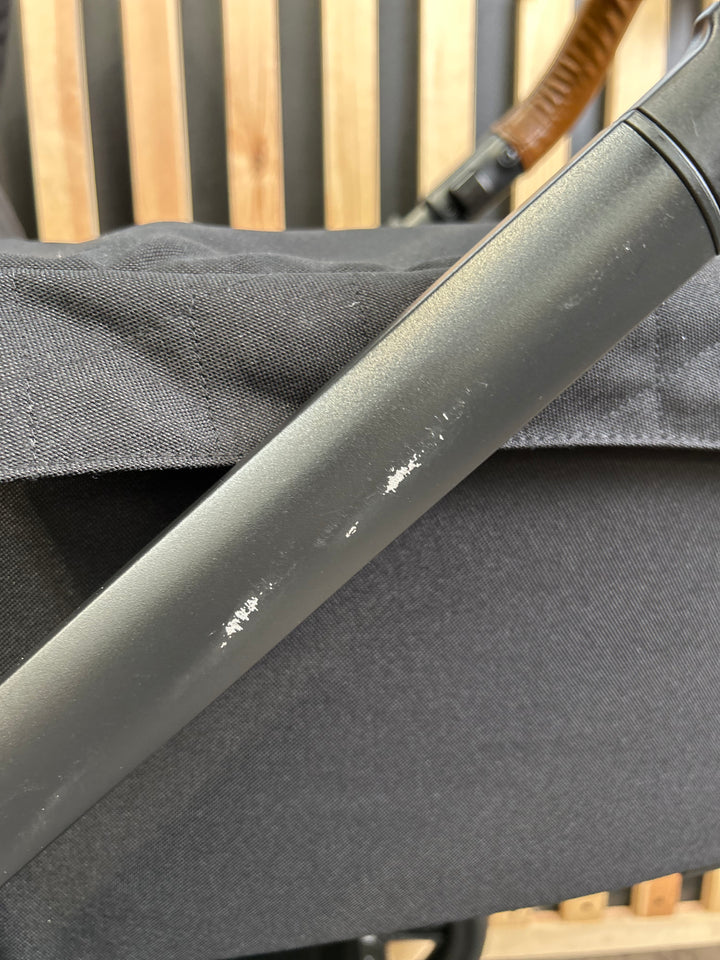 PRE LOVED Nuna Mixx Travel System - Caviar