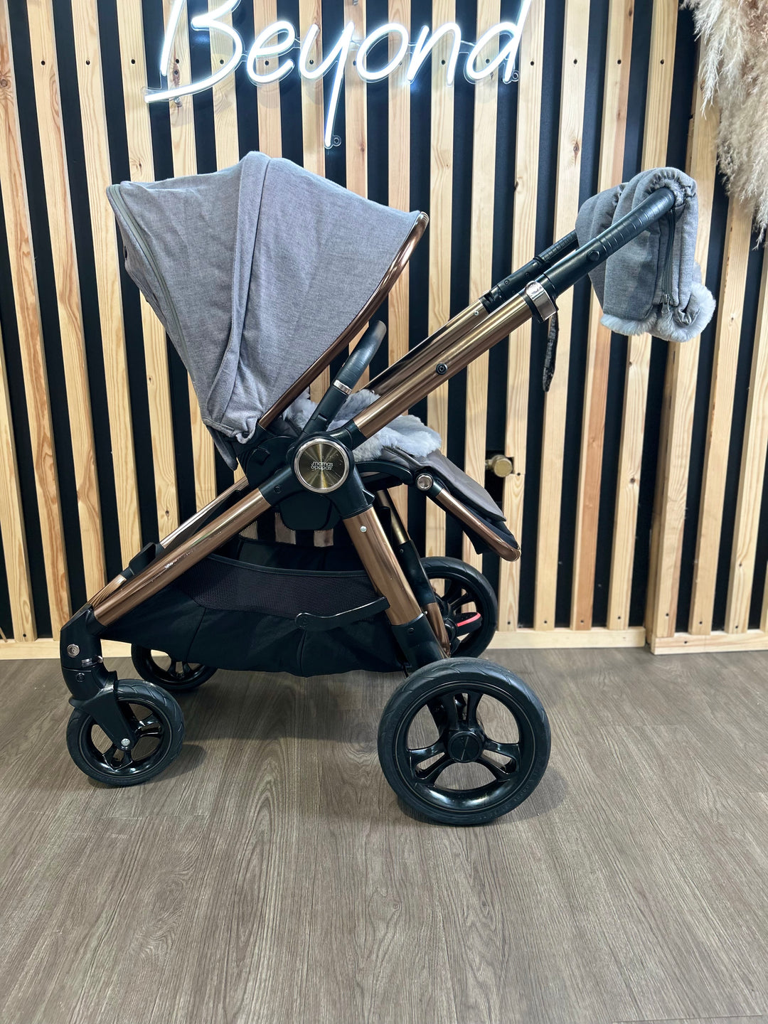 PRE LOVED Mamas & Papas Ocarro Travel System - Simply Lux
