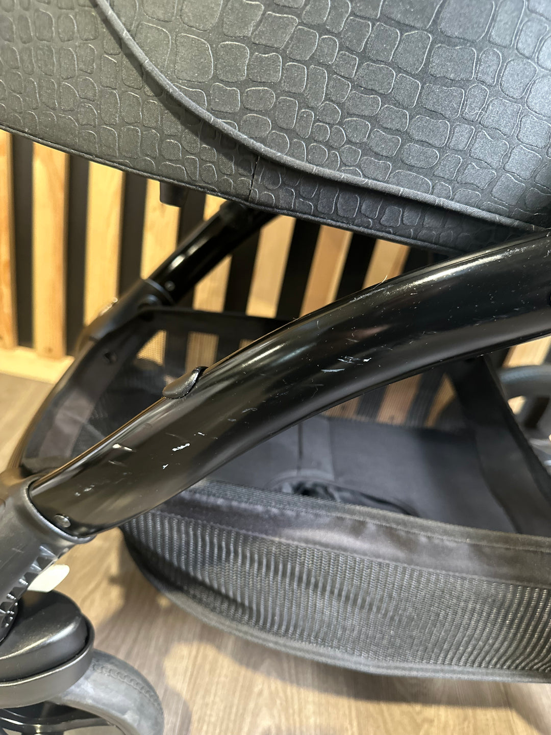 PRE LOVED egg2 Travel System - Jurassic Gold