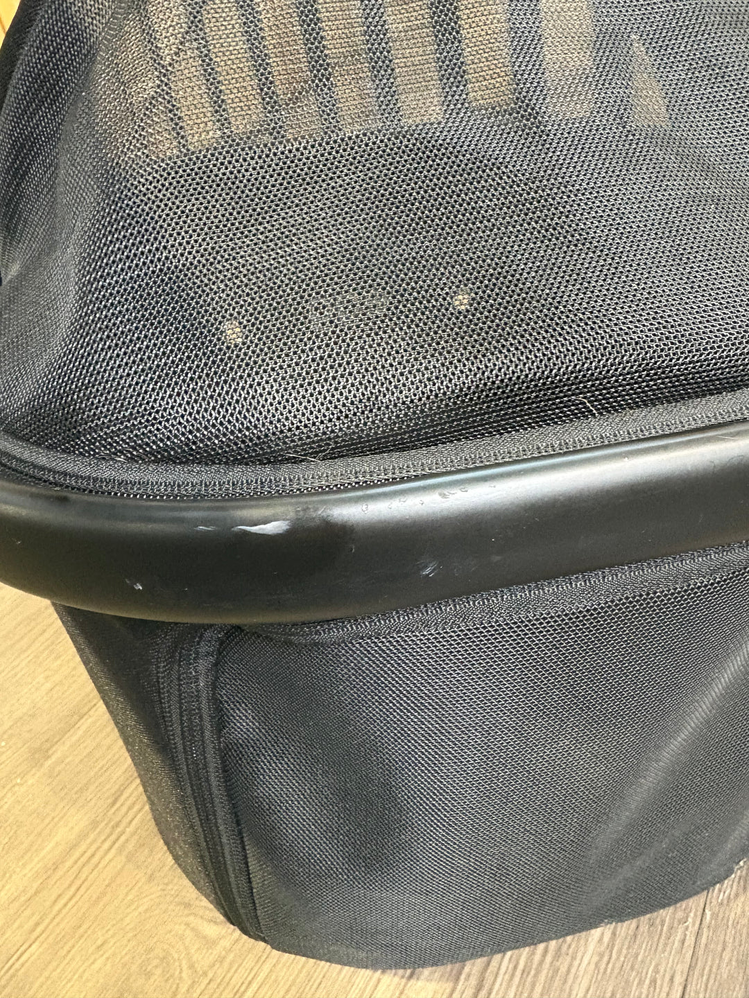 PRE LOVED egg Pet Basket