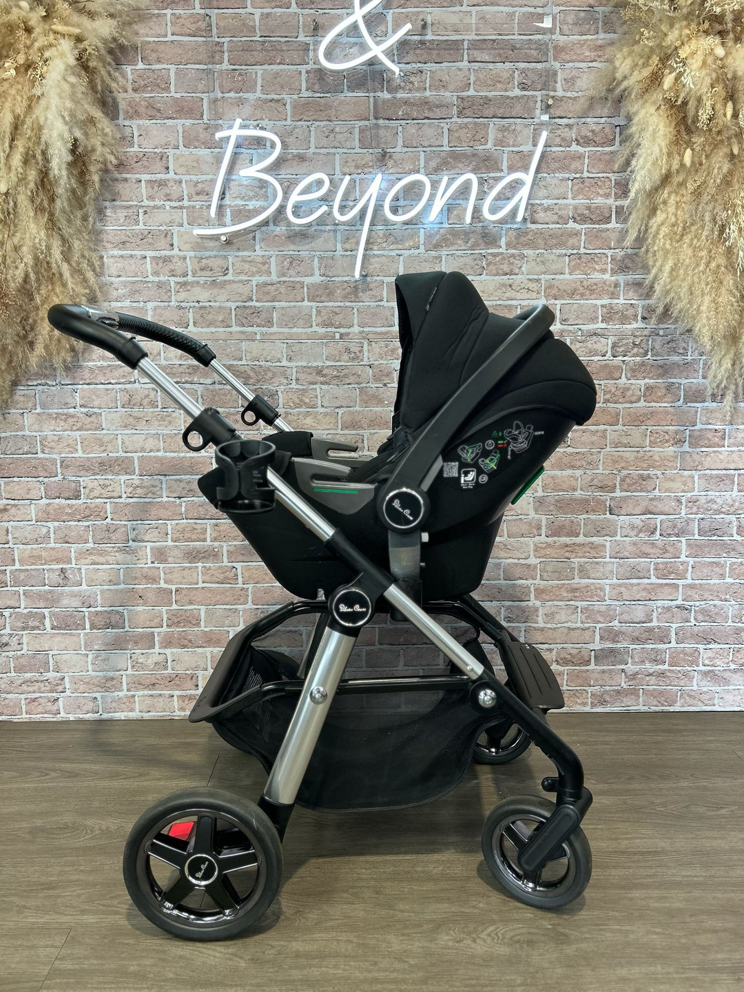 PRE LOVED Silver Cross Pioneer 21 Dream Bundle Travel System - Pepper