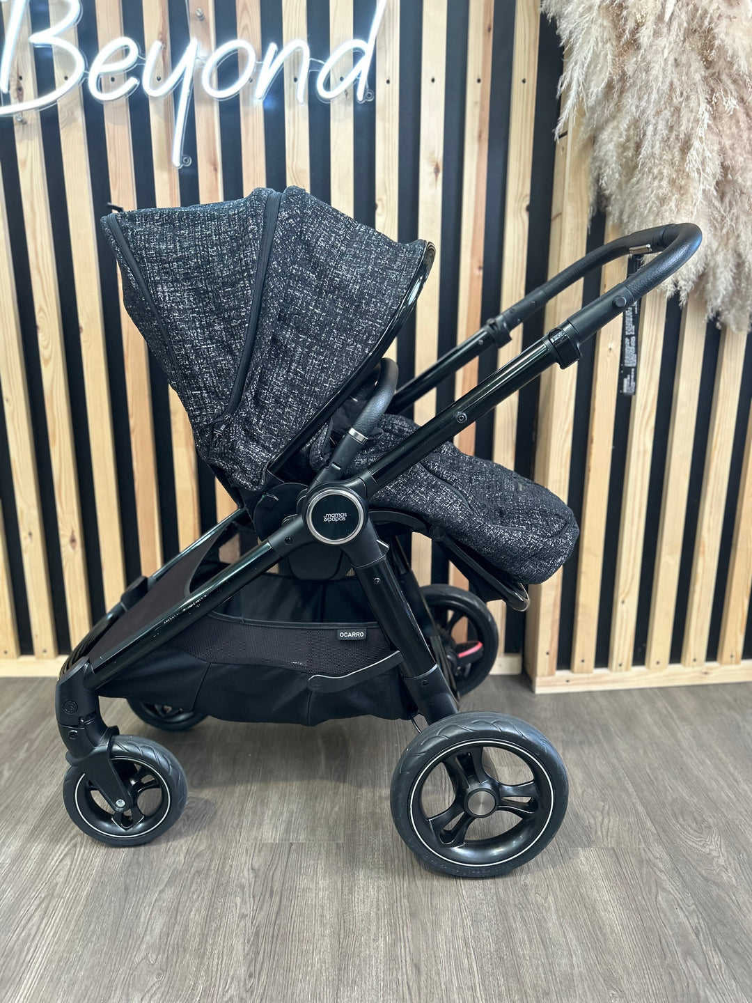 PRE LOVED Mamas & Papas Ocarro Travel System - Opulence
