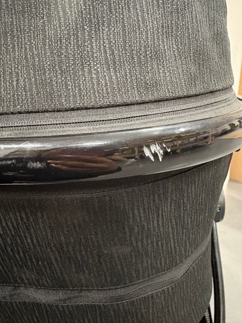 PRE LOVED Venicci Tinum 2.0 Travel System - Stylish Black