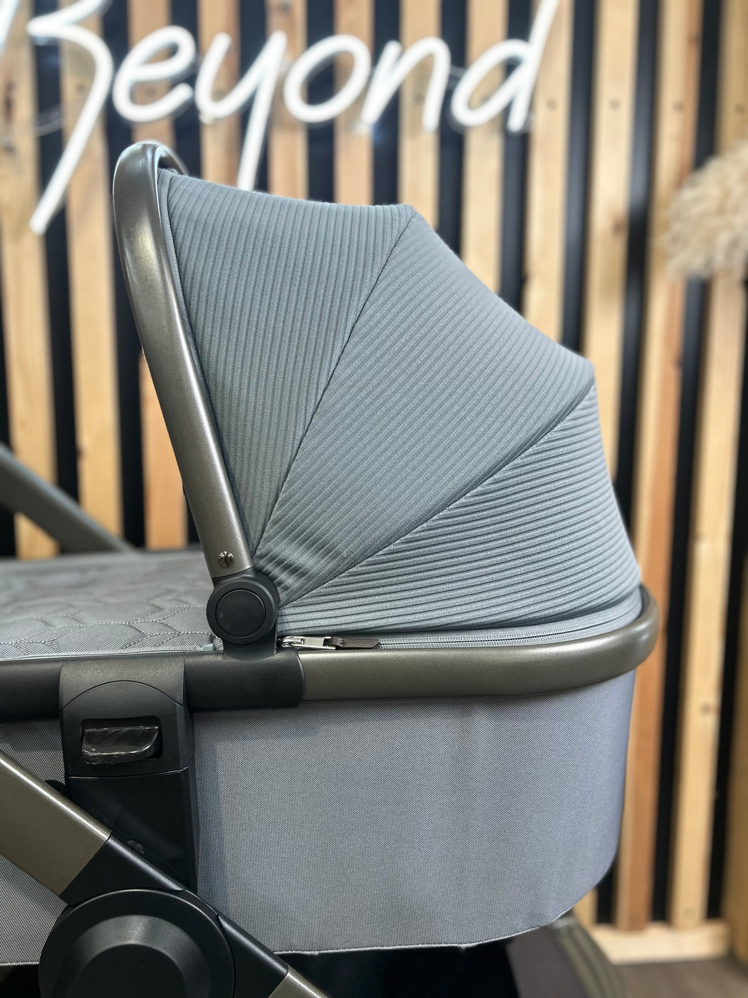 PRE LOVED Bababing Raffi Travel System - Duck Egg