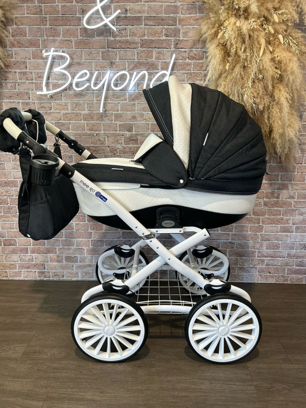 EX DISPLAY Mee-Go
Milano Travel System - White Classic